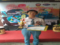 Siswa SMA Namira Raih Juara III English Public Speaking Contest